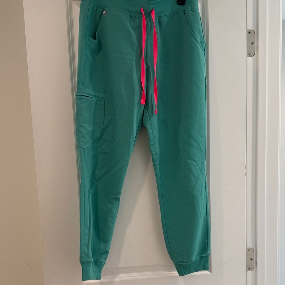 Figs green Joggers with Pink Drawstrings